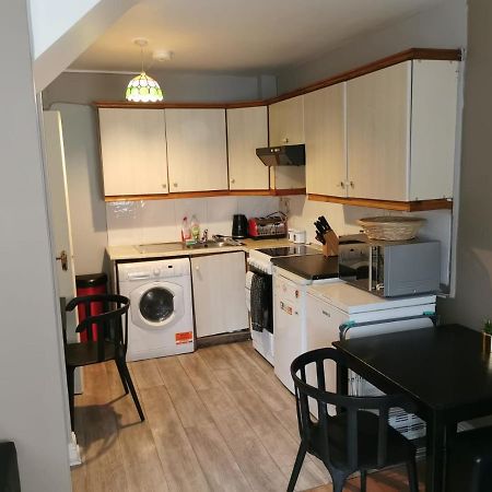 Sally 3 Apartment Galway Bagian luar foto