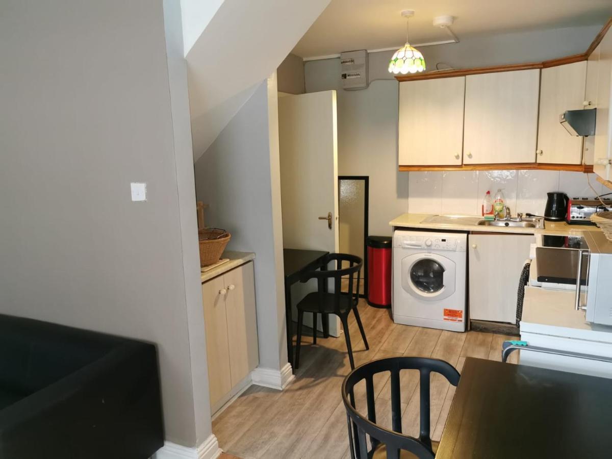 Sally 3 Apartment Galway Bagian luar foto