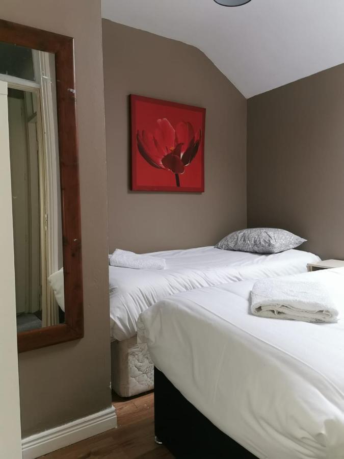 Sally 3 Apartment Galway Bagian luar foto